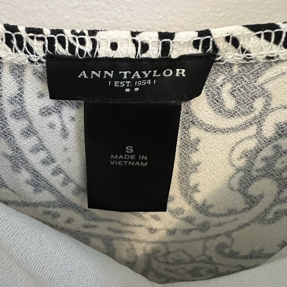 Ann Taylor Factory Black and White Paisley Tank Top - Picture 3 of 4